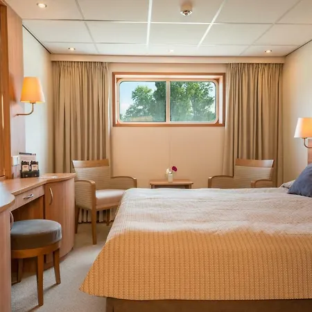 Hotelships Holland, 
