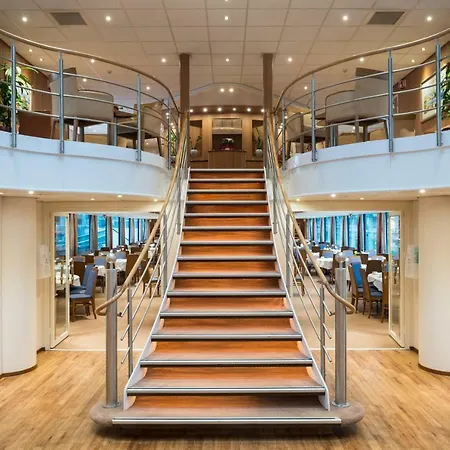 Hotelships Holland, 
